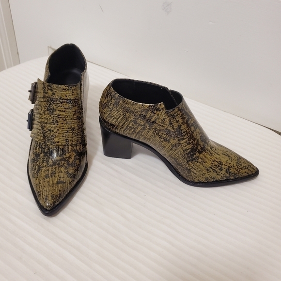 NWOB Tibi Billie Lizard Embossed Leather Ankle Booties Size 36, Unique, Sharp - Picture 2 of 14